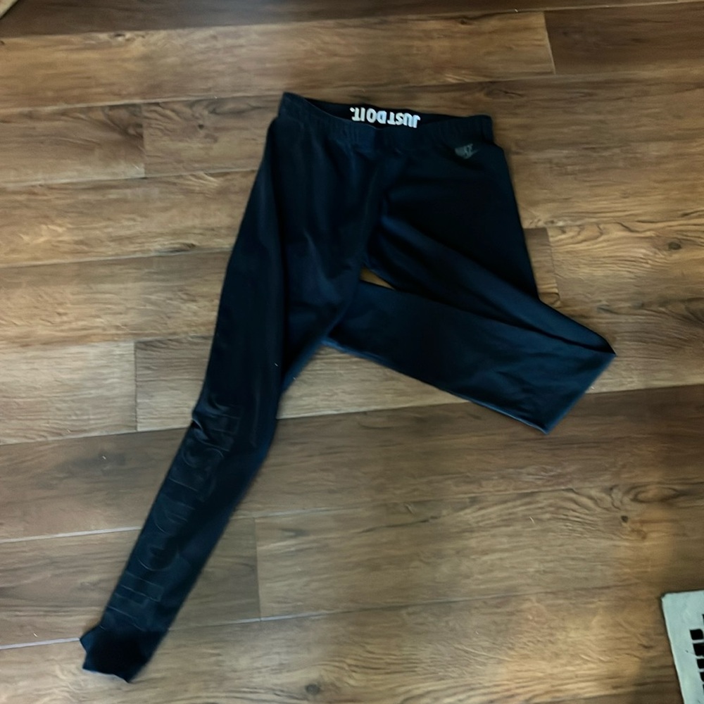 Black Nike leggings